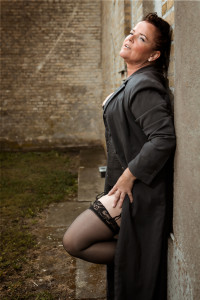 200823-0007goldblack