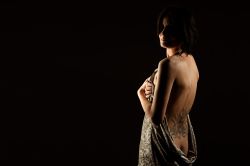 221228-0228goldblack